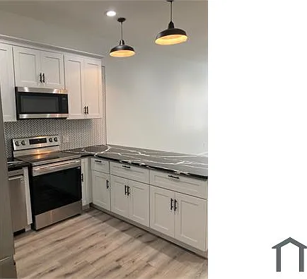4 bed, $2,460 — Photo 3