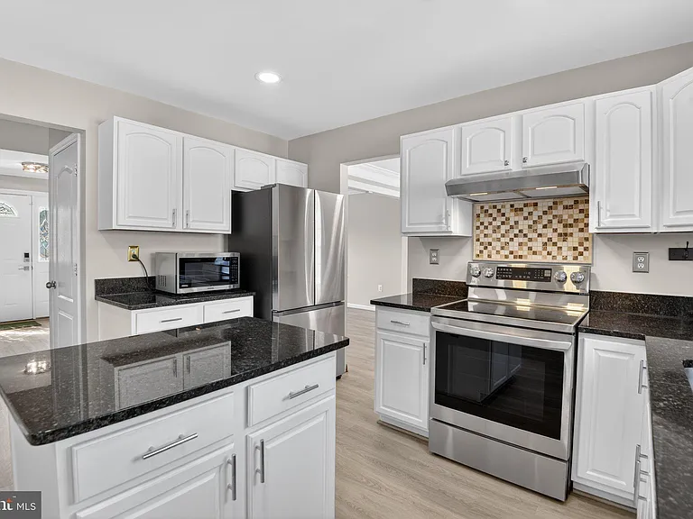 4315 Castletower Ct — Photo 9