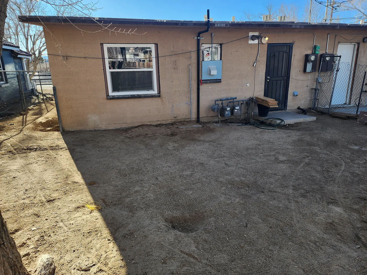 3 bed, 1000 sqft, $1,730 — Photo 2