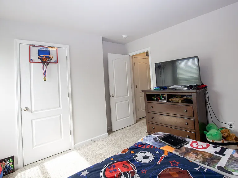 413 Century Ln — Photo 45