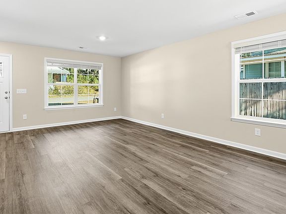 3rd image of 202 Blackwood St