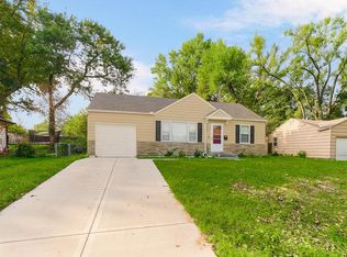 8805 E 73rd St, Raytown, MO 64133