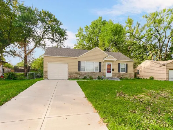 8805 E 73rd St, Raytown, MO 64133