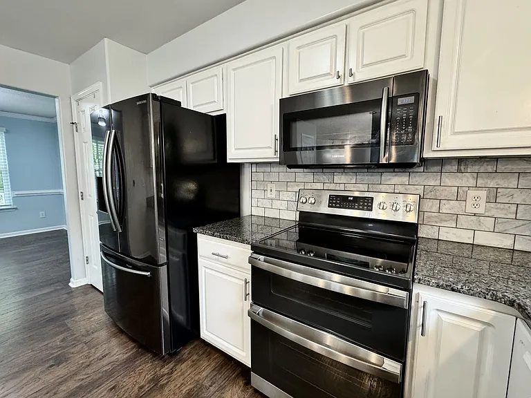 1733 Bernstein Dr — Photo 14