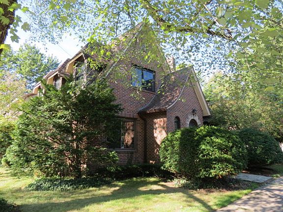 2nd image of 374 Byllesby Ave