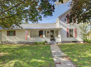 201 S Jackson St, Philo, IL 61864