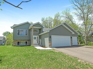 40233 Golden Way, North Branch, MN 55056