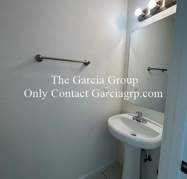12625 SE Division St #B — Photo 15