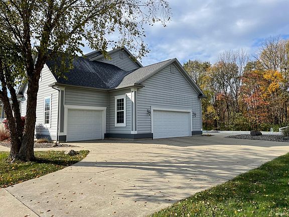3rd image of 4140 Farmstead Ln