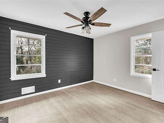 5th image of 2406 Tilson Rd