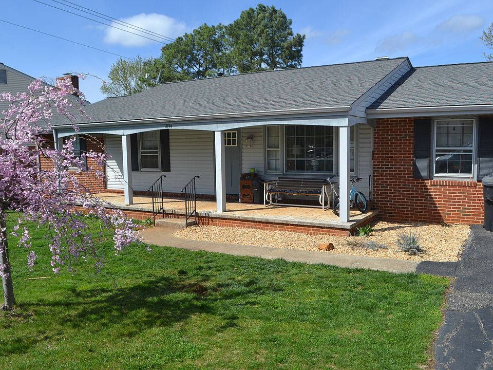 1st image of 1834 Pembrook Dr