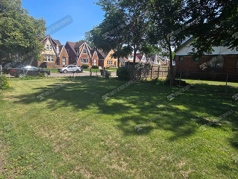 15757 Pinehurst St — Photo 4