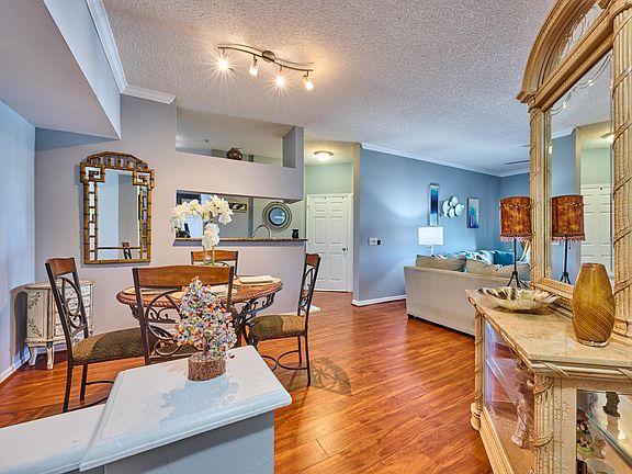 5th image of 4414 Tuscany Way #414