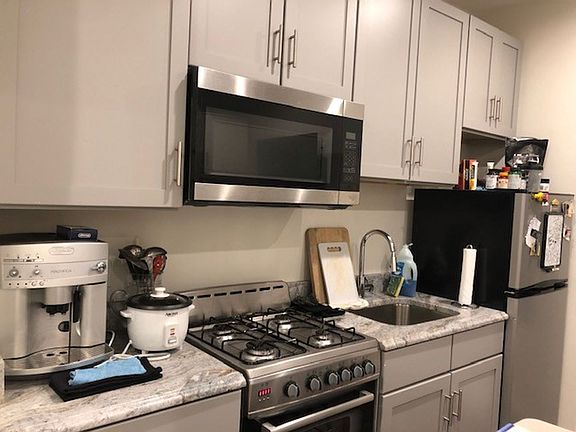 3rd image of 192-196 Shirley Ave #15
