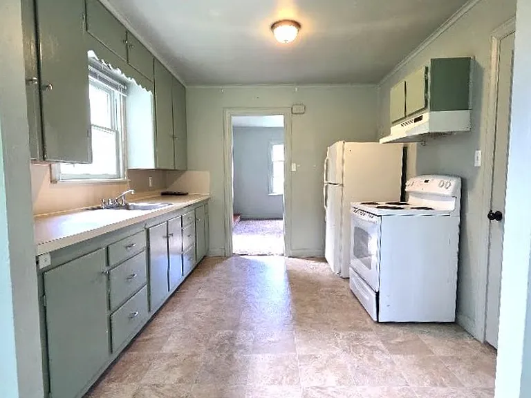 1124 Nevada St — Photo 3