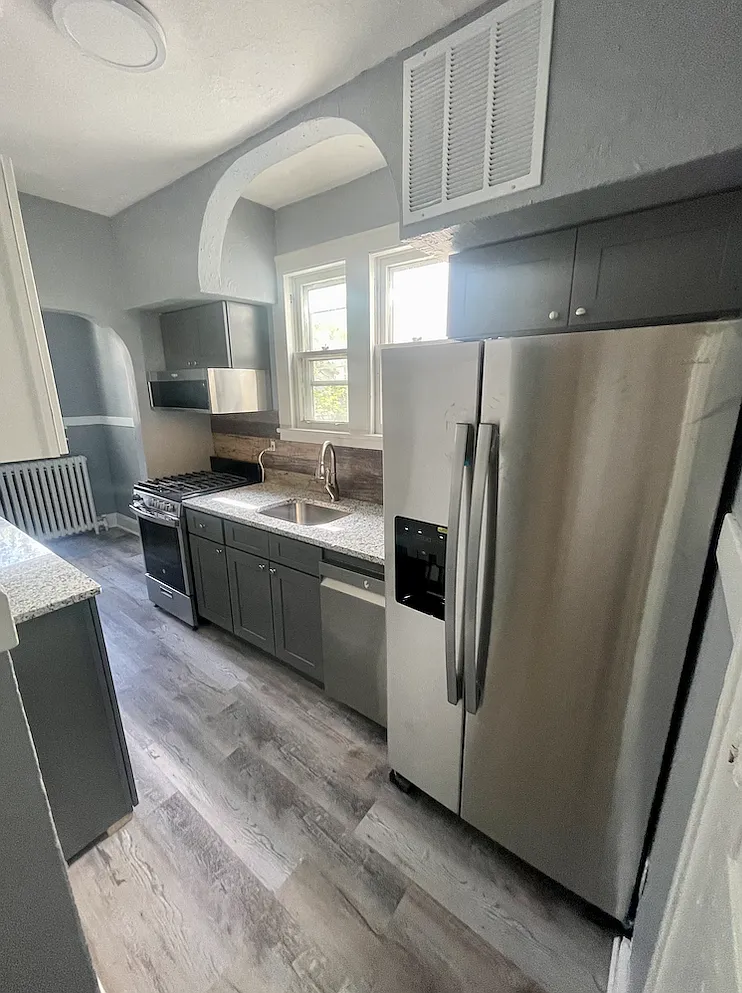 2 bed, $1,600 — Photo 2