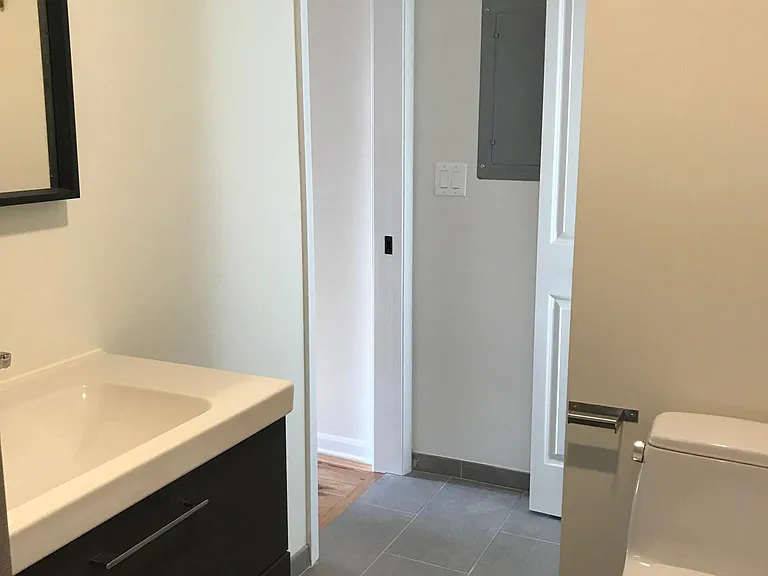 2154 N Cleveland Ave #3W — Photo 3
