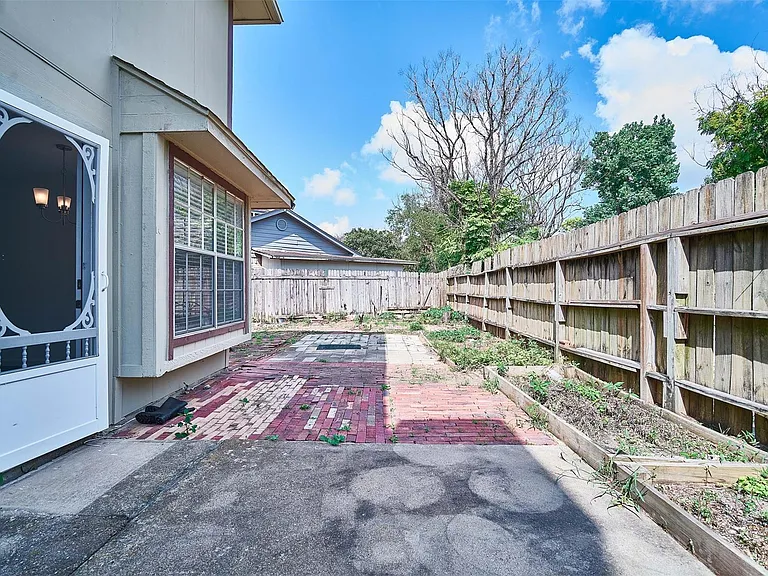 11011 Landsbury Ct — Photo 30