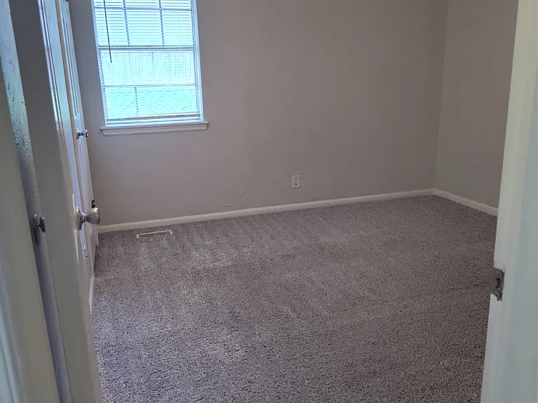 7817 S College Ave — Photo 17