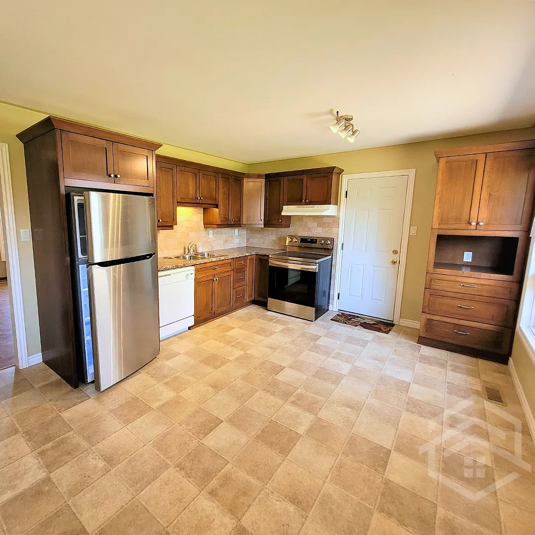28 Trottier Drive Tillsonburg — Photo 2