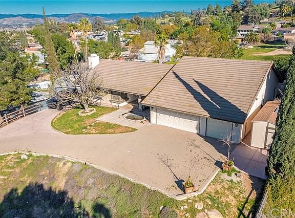 4th image of 4631 California Ave
