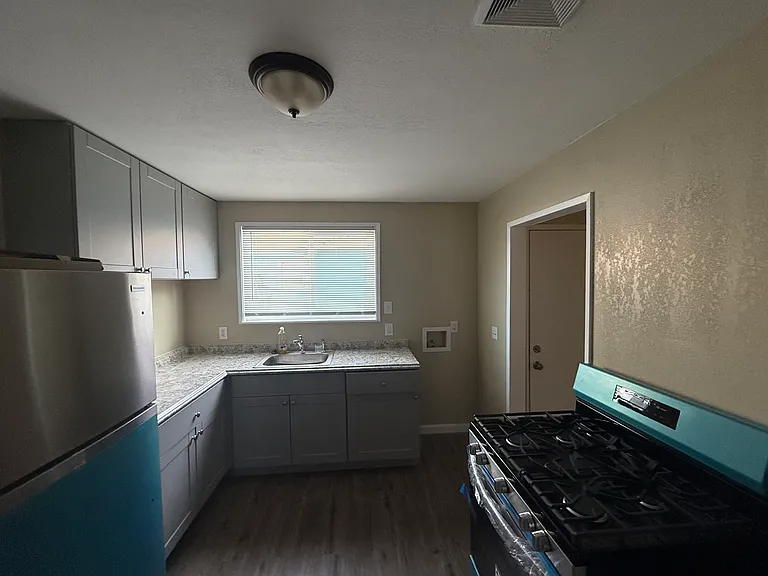 6928 Fresno St #A — Photo 2