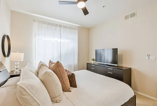 3 bed, 1375 sqft, $3,500 — Photo 4