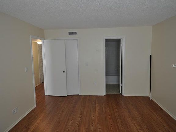 4th image of 7210 N Manhattan Ave APT 714