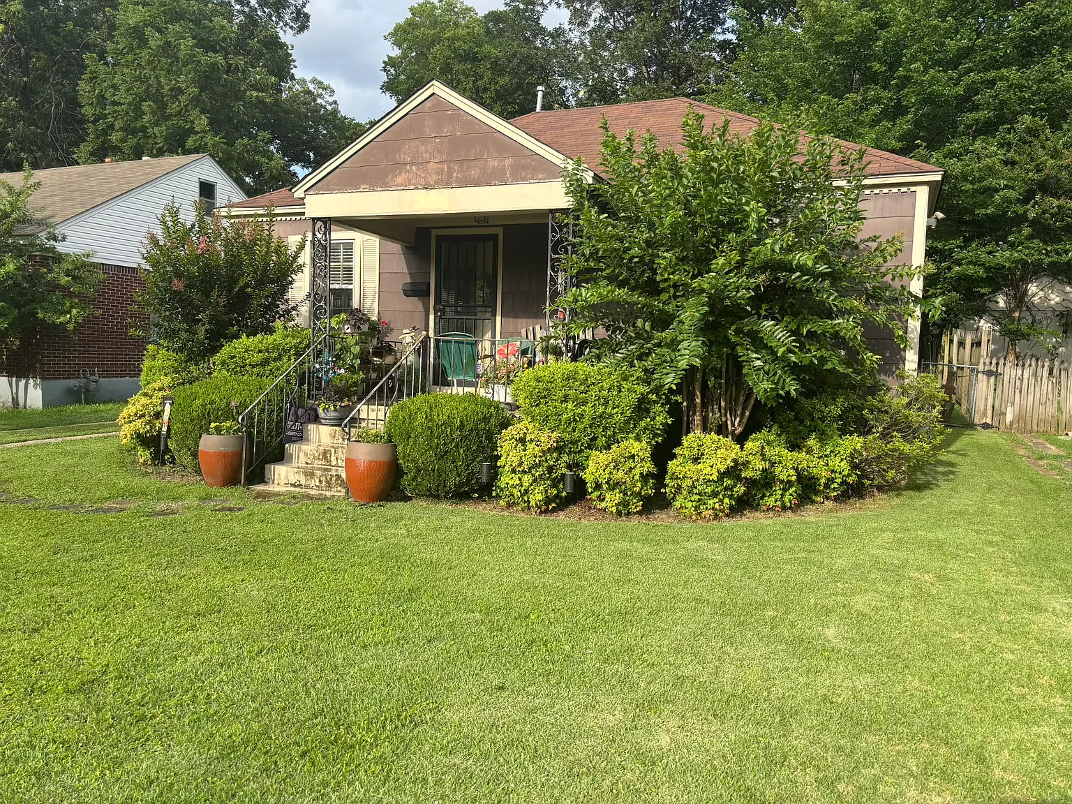 2 bed, 816 sqft, $1,200 — Photo 1