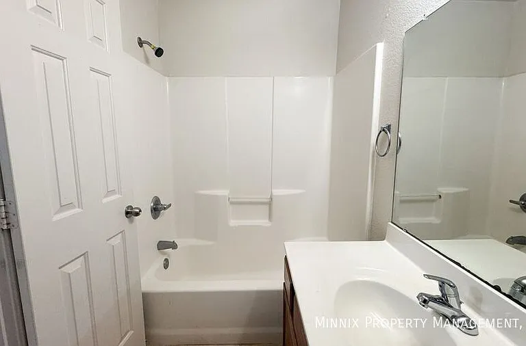 5415 Marshall St #B — Photo 15
