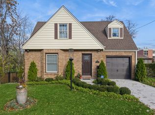 6417 Del Matro Ave, Windsor Heights, IA 50324