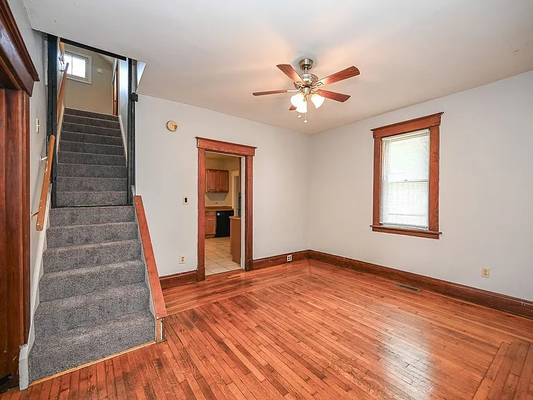 409 Ada St — Photo 16