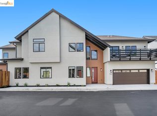 30 London Ln, Rodeo, CA 94572