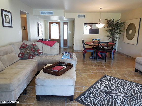 5th image of 240 E Laguna Royale Dr