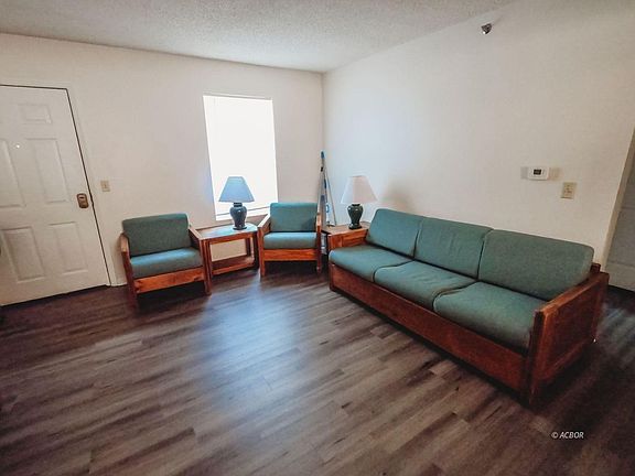 4th image of 15 S Shafer St APT 1301