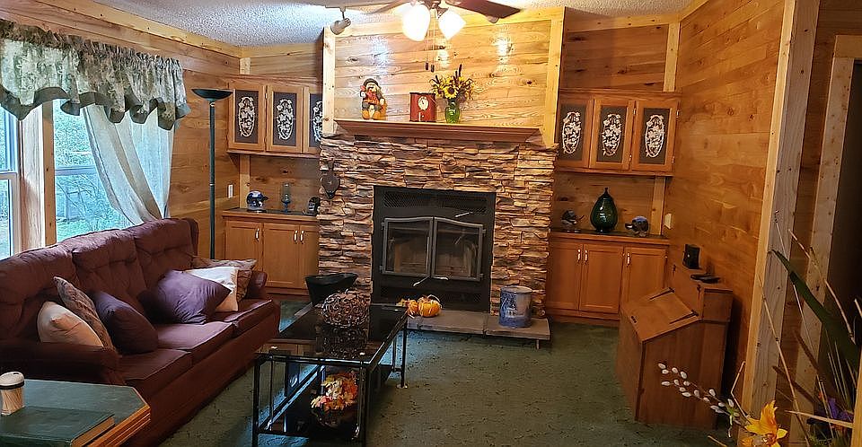 Great room with fireplace