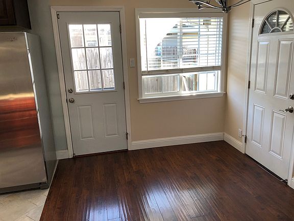 4th image of 1112 Henderson Ave