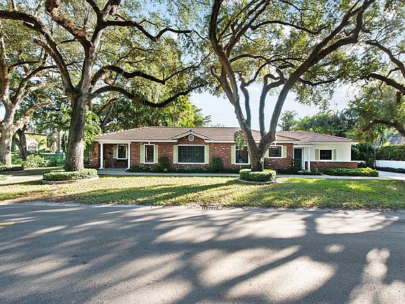 2nd image of 3304 Alhambra Cir