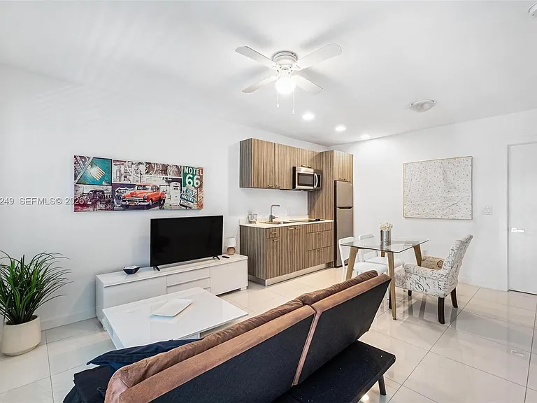 1419 West Ave #201 — Photo 4