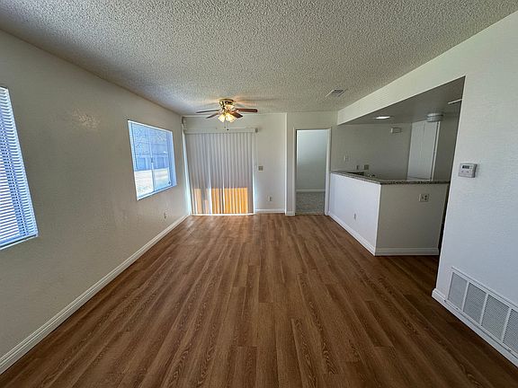 3rd image of 3701 Oak Creek Dr APT A