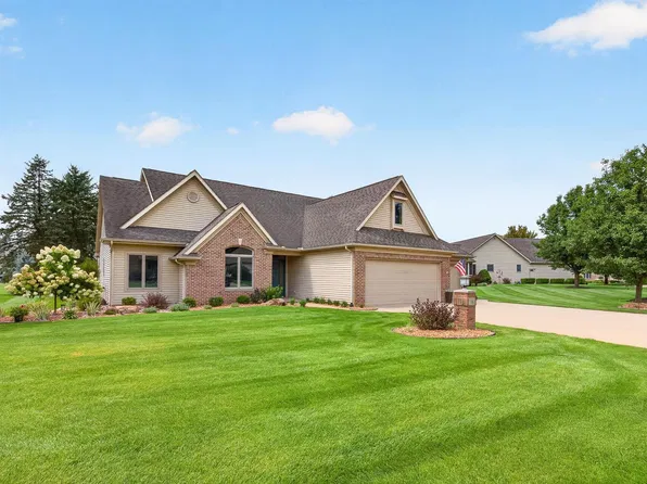 1361 Freedom Pkwy, Winona Lake, IN 46590