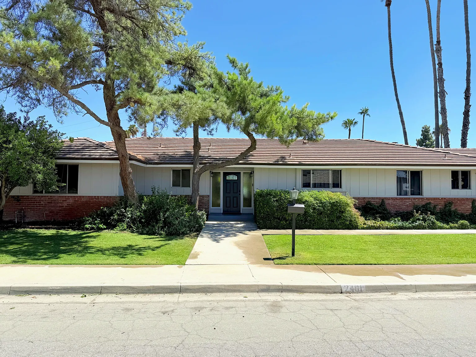 3 bed, 2033 sqft, $2,750 — Photo 1