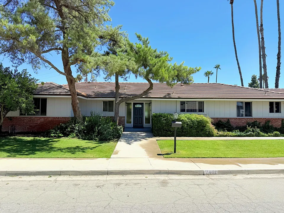2401 Rio Vista Dr