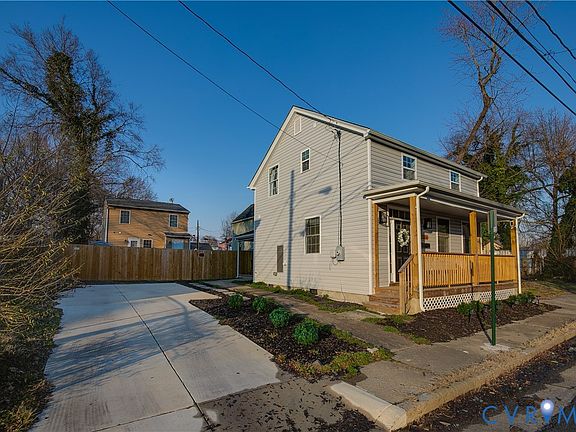 2nd image of 1206 Newbury Ave
