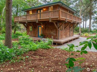 1580 W Beach Rd, Oak Harbor, WA 98277
