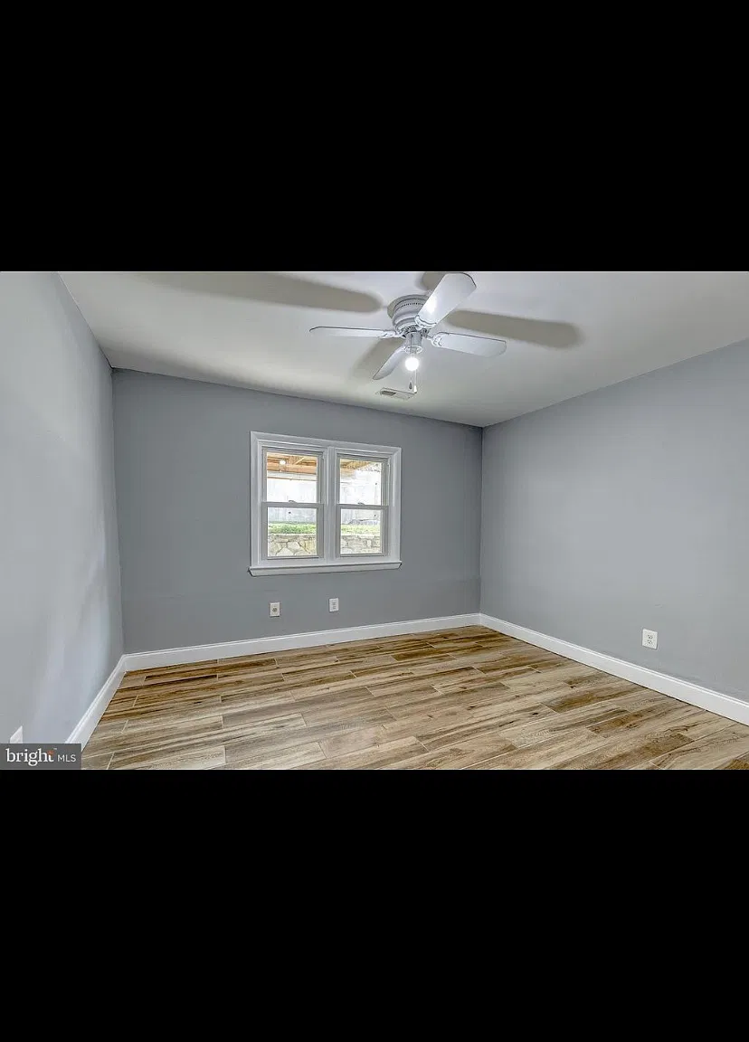 1 bed, 2500 sqft, $900 — Photo 1