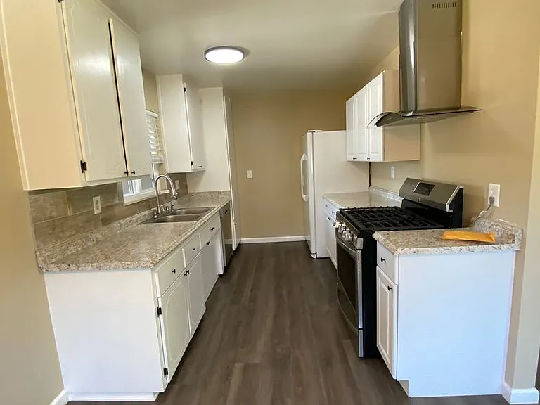 4558 Eileen Ln — Photo 14