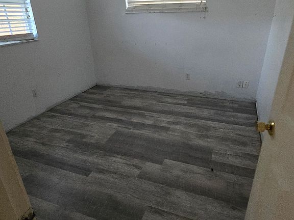 5th image of 117 Clover Ln