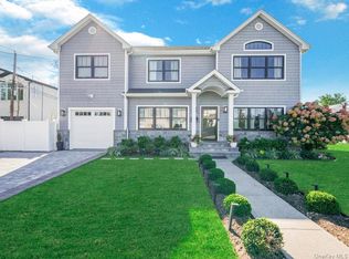 2466 Harding Ct, East Meadow, NY 11554