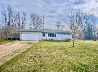 2269 S Blue Creek Rd, Benton Harbor, MI 49022